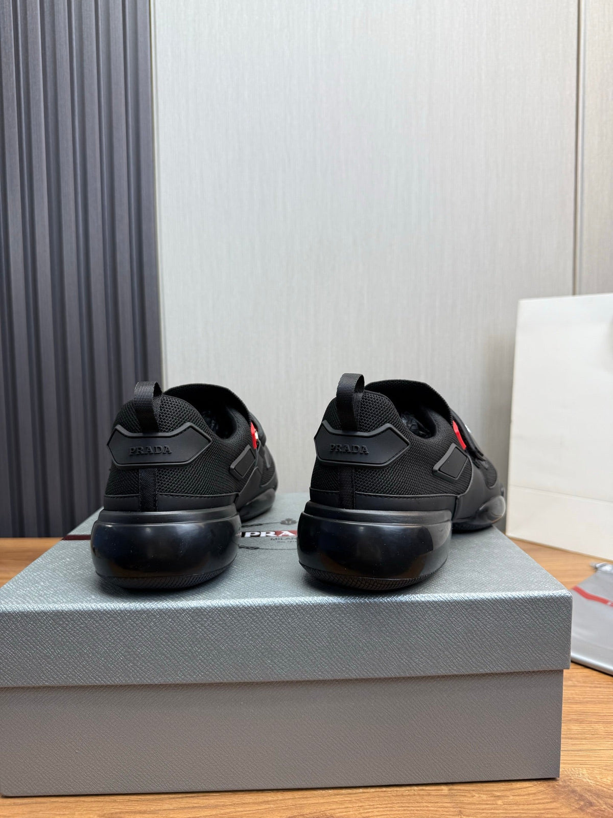 PR sneakers 1826051402