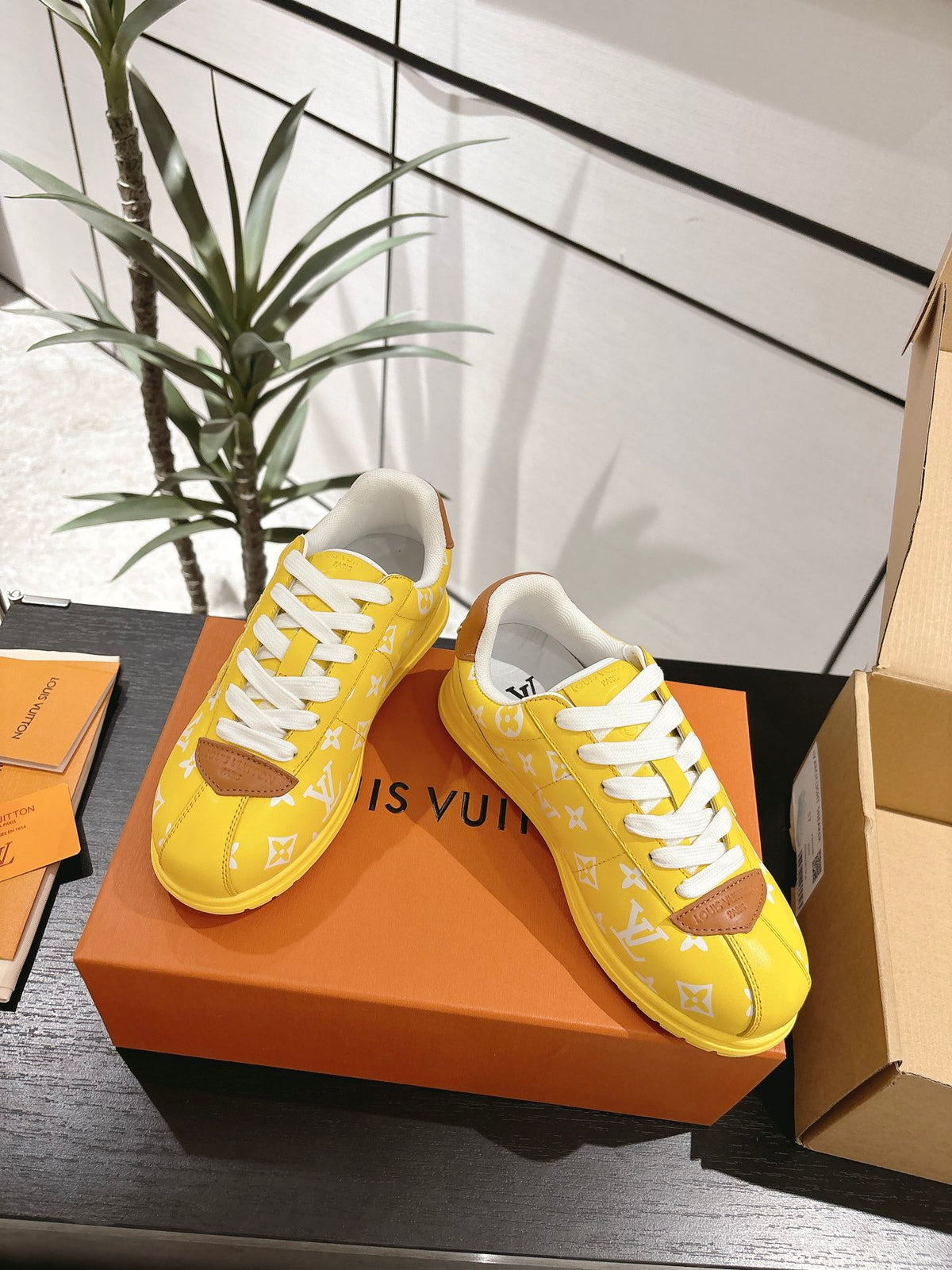 VV Sneaker 1825060605