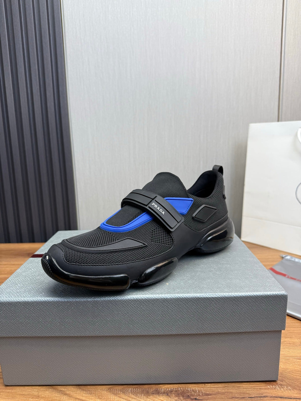 PR sneakers 1826051402