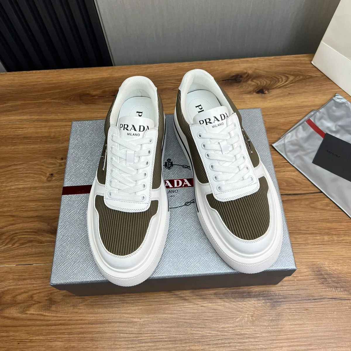 Luxury Men's Casual Sneakers 1025021008