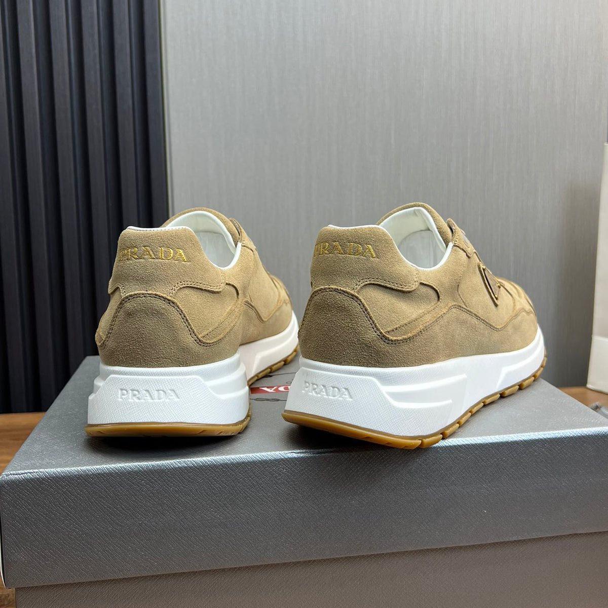 PR  sneakers 1824102503