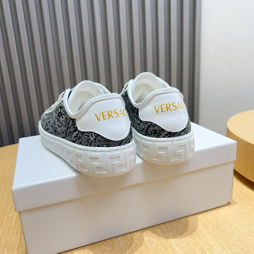 VS Barocco Greca Trainers 1825061913
