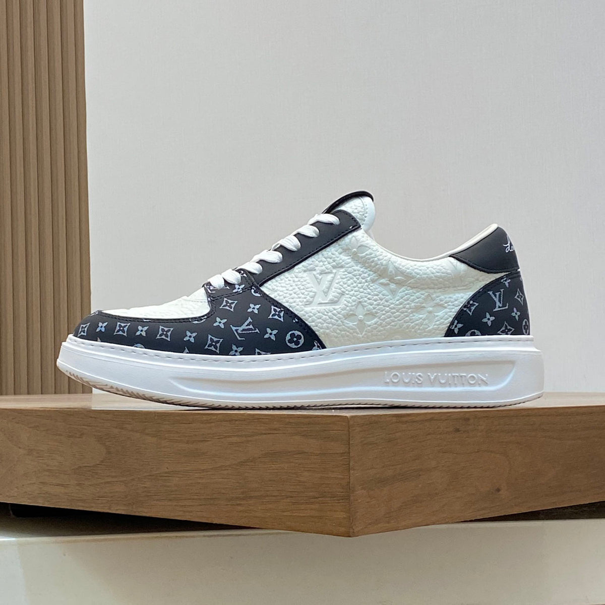 VV Sneaker 1825052109