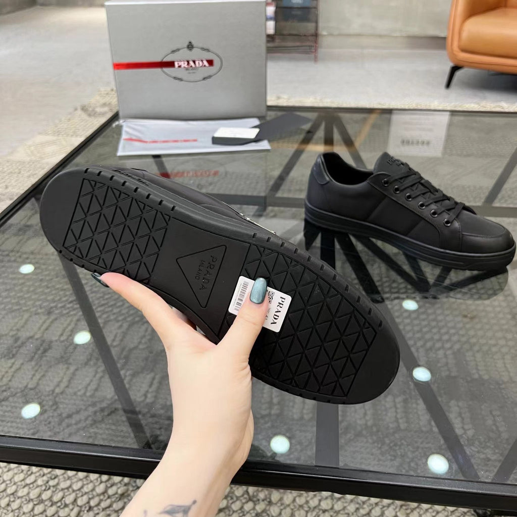 PR triangle logo sneakers 1824091312