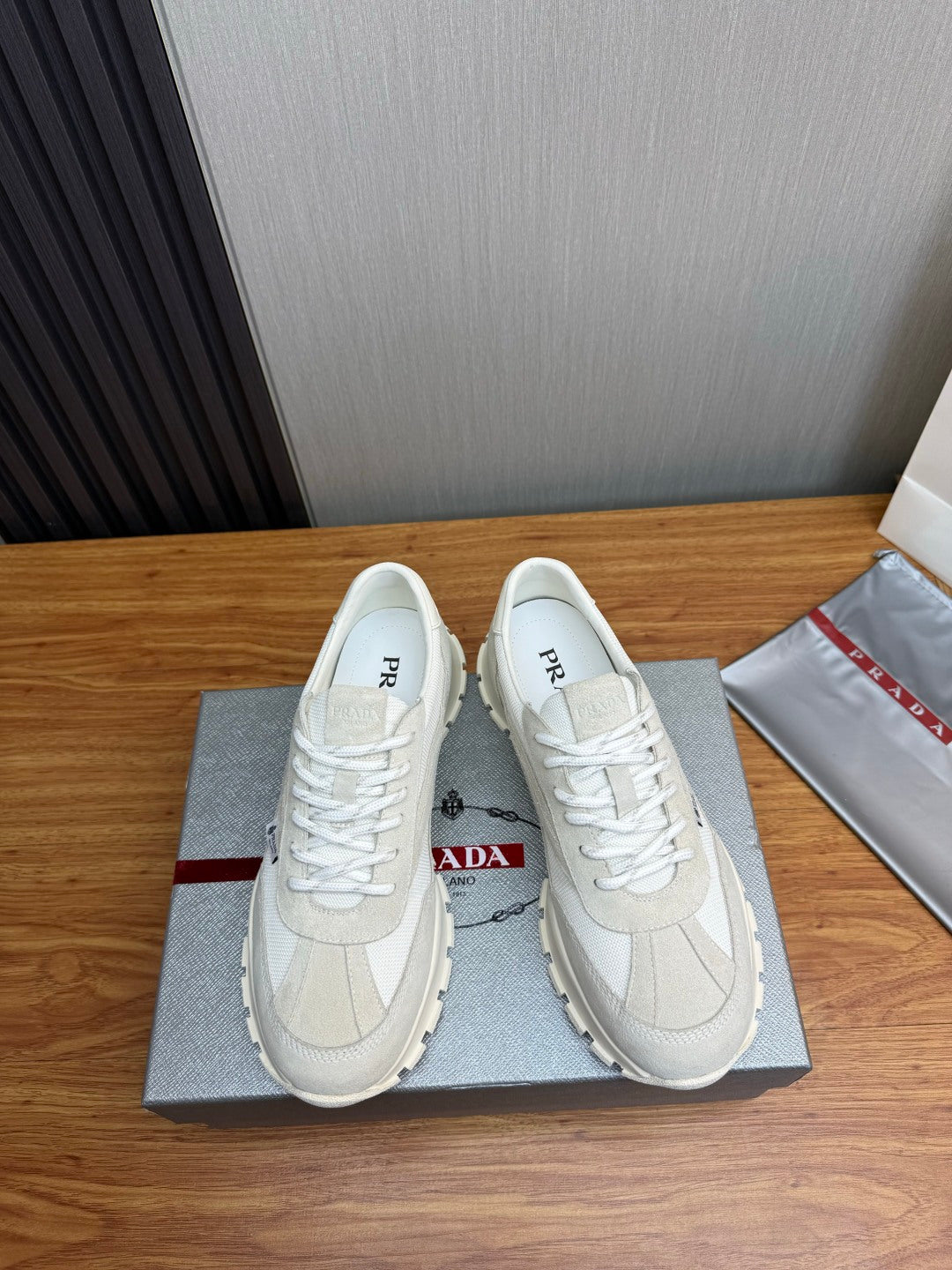PR sneakers 1826051901