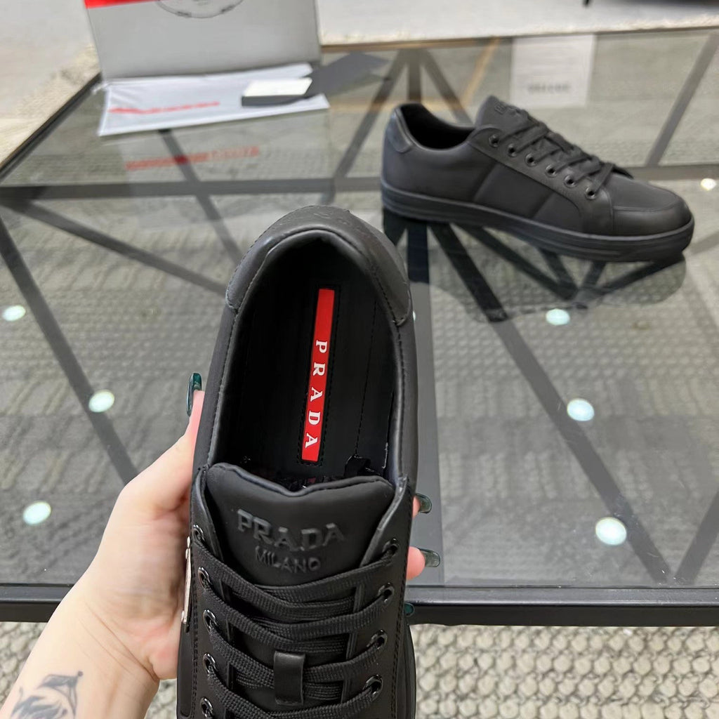 PR triangle logo sneakers 1824091312
