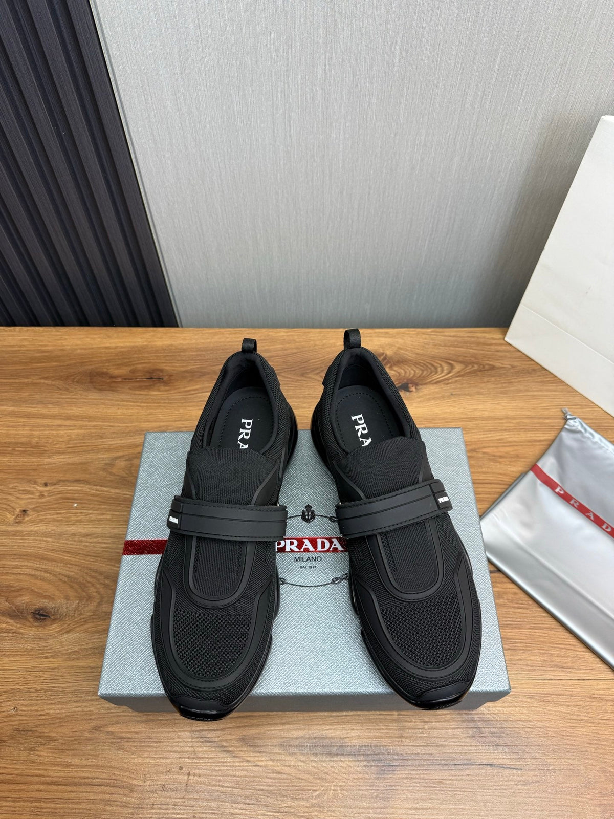 PR sneakers 1826051402