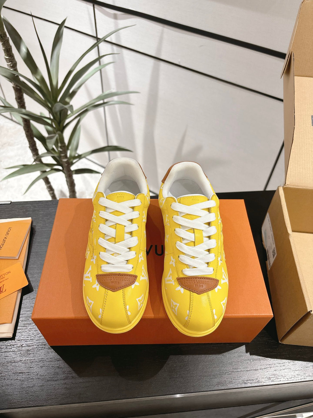 VV Sneaker 1825060605