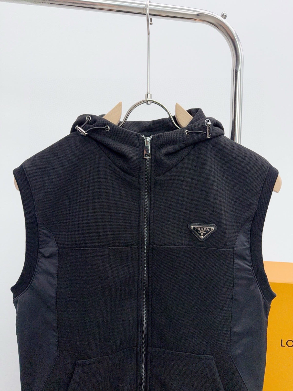 PD Men's hooded vest jacket 1825122201
