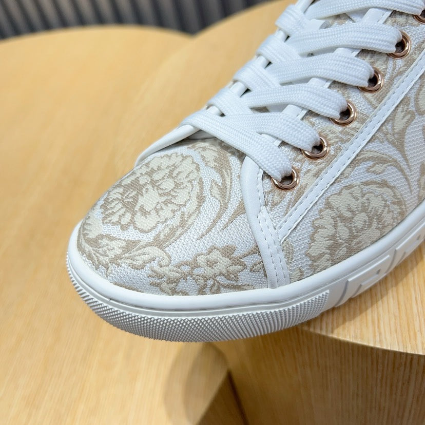 VS Barocco Greca Trainers 1825061913