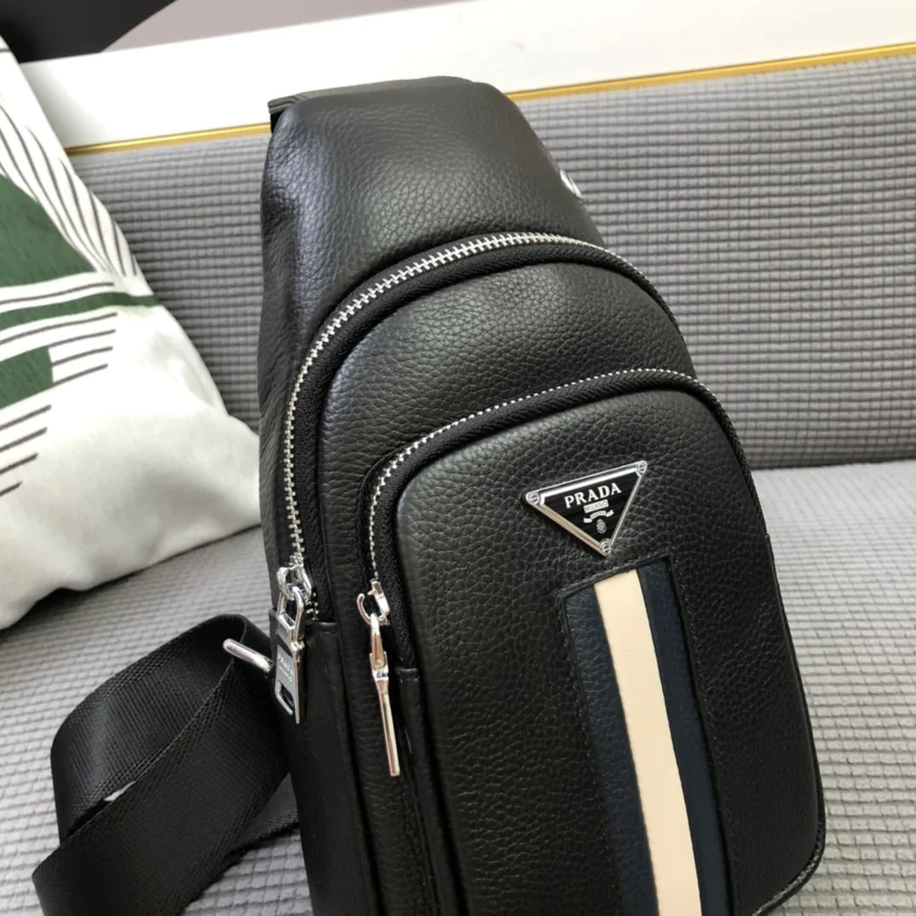 New men's versatile chest bag 1024030720