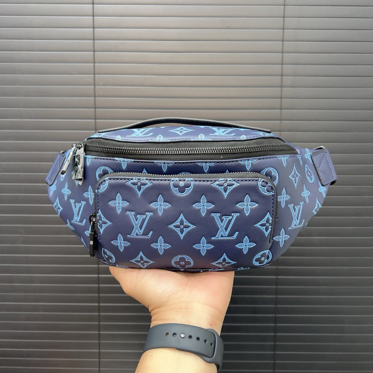 VV Bumbag Crossbody chest bag 1825052311