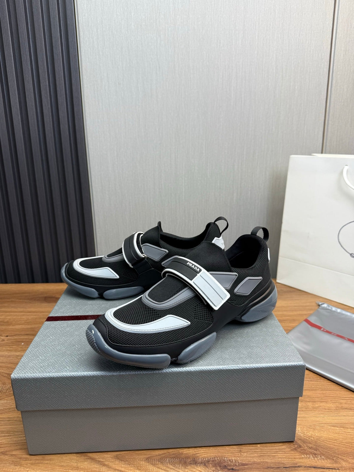 PR sneakers 1826051402