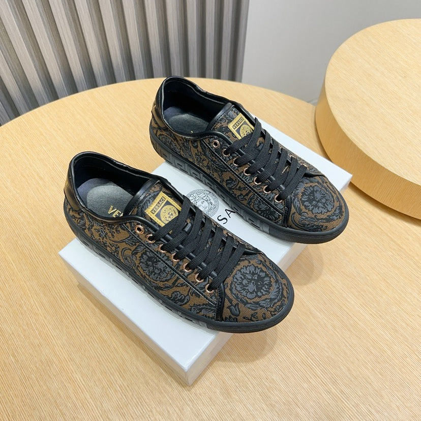 VS Barocco Greca Trainers 1825061913