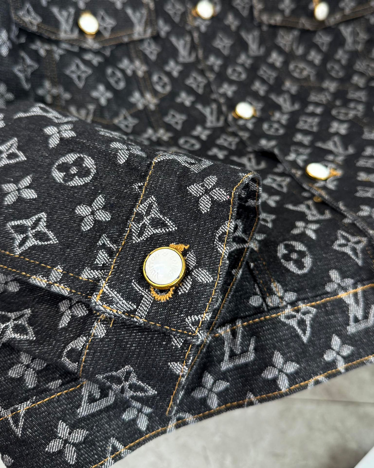 V classic printed denim jacket 1825090904