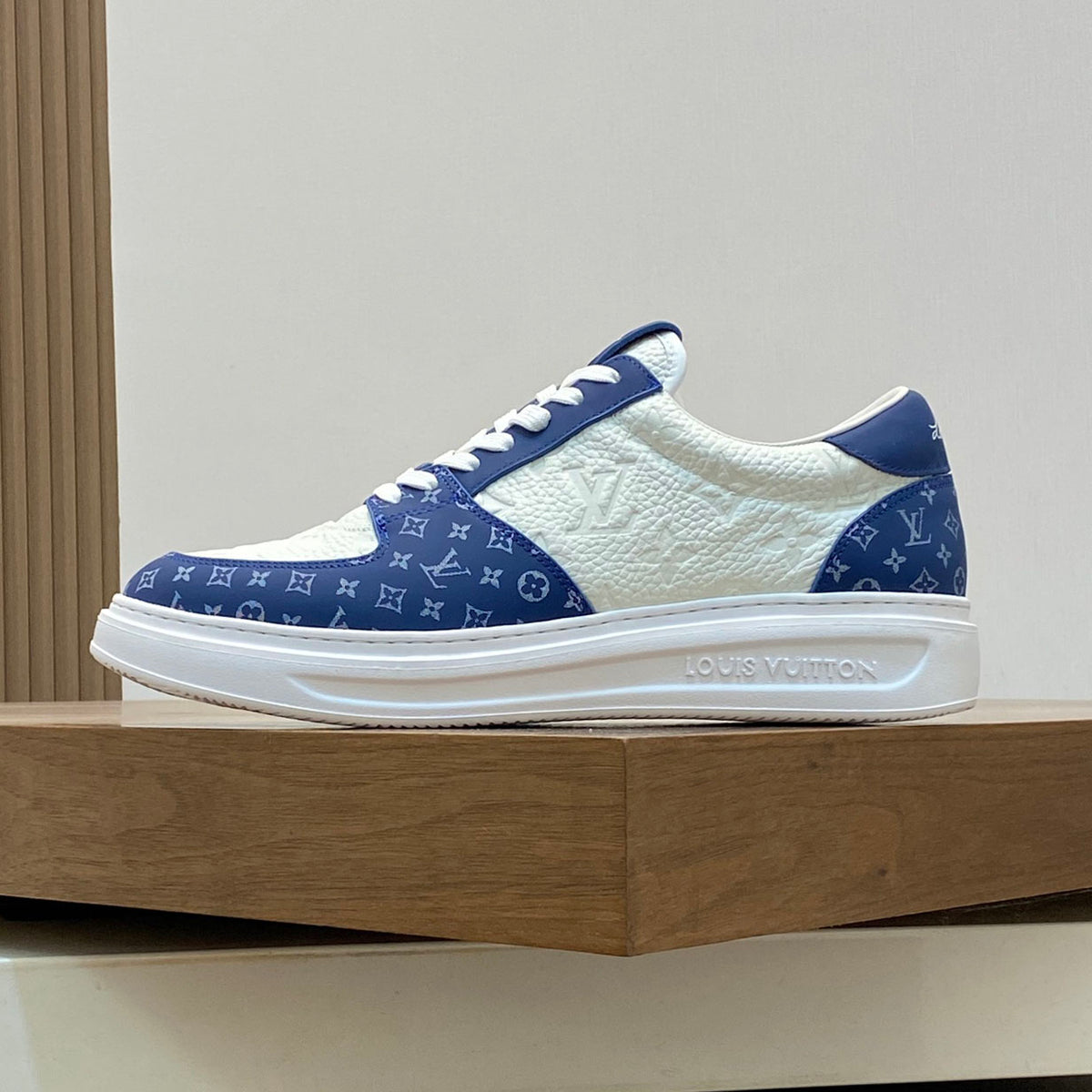 VV Sneaker 1825052109