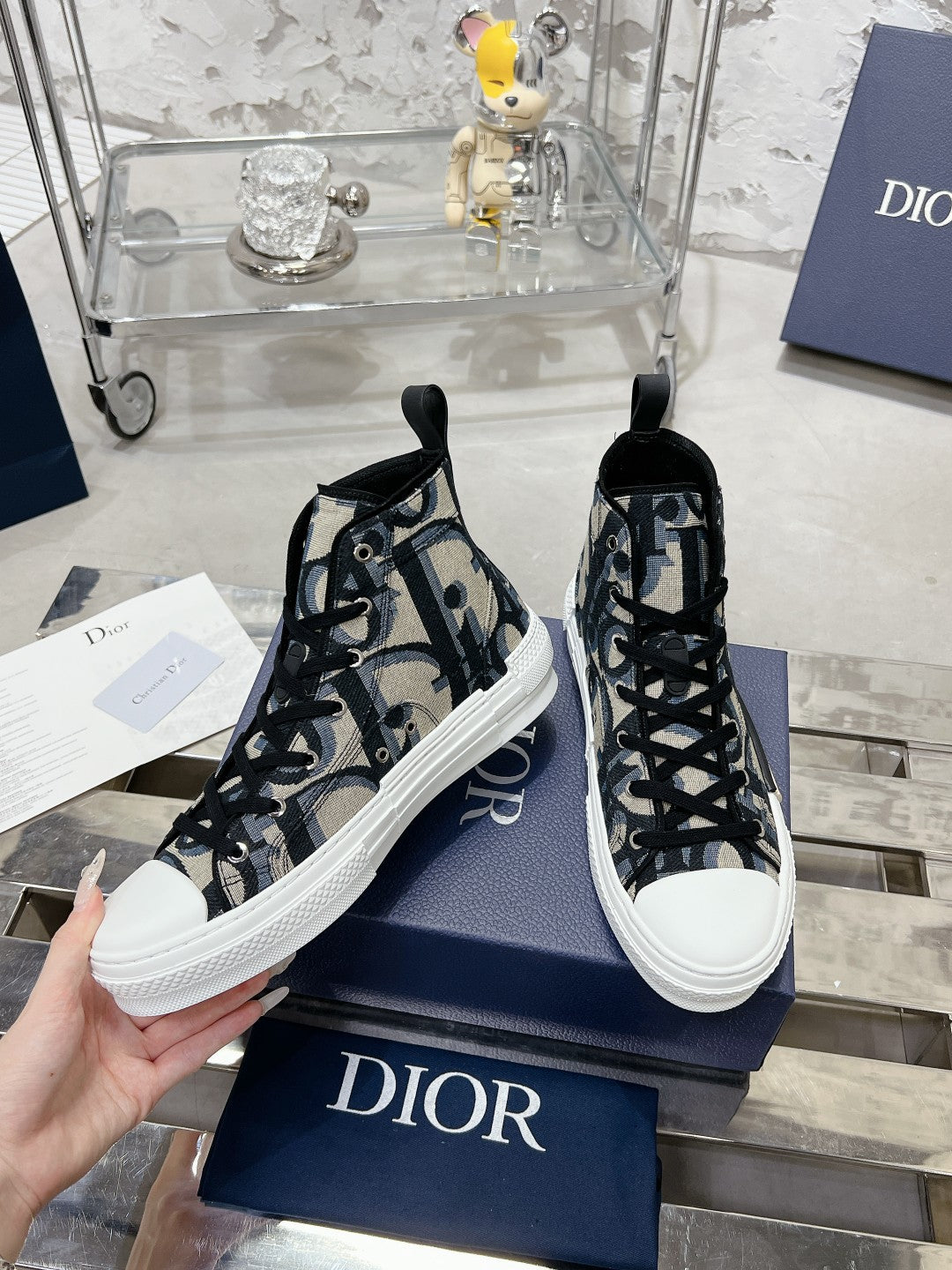 DD B23 High-Top Sneaker 1824120911
