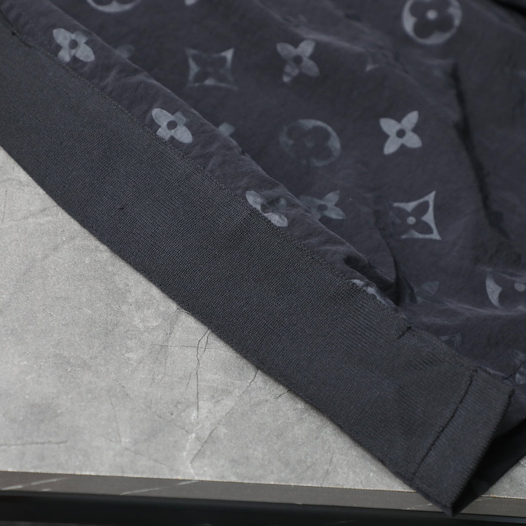VV Jacquard Logo Casual T-shirt, Elastic Shorts 1825061816