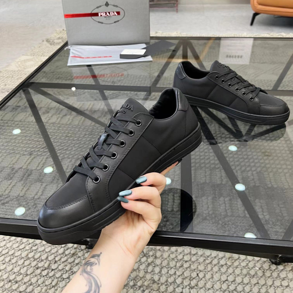 PR triangle logo sneakers 1824091312