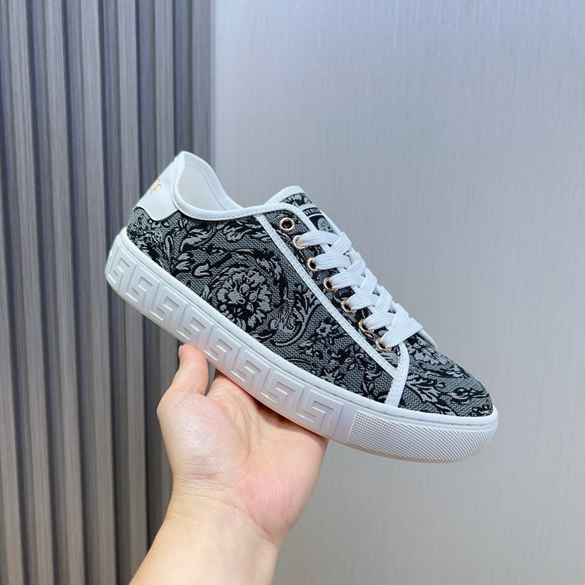 VS Barocco Greca Trainers 1825061913