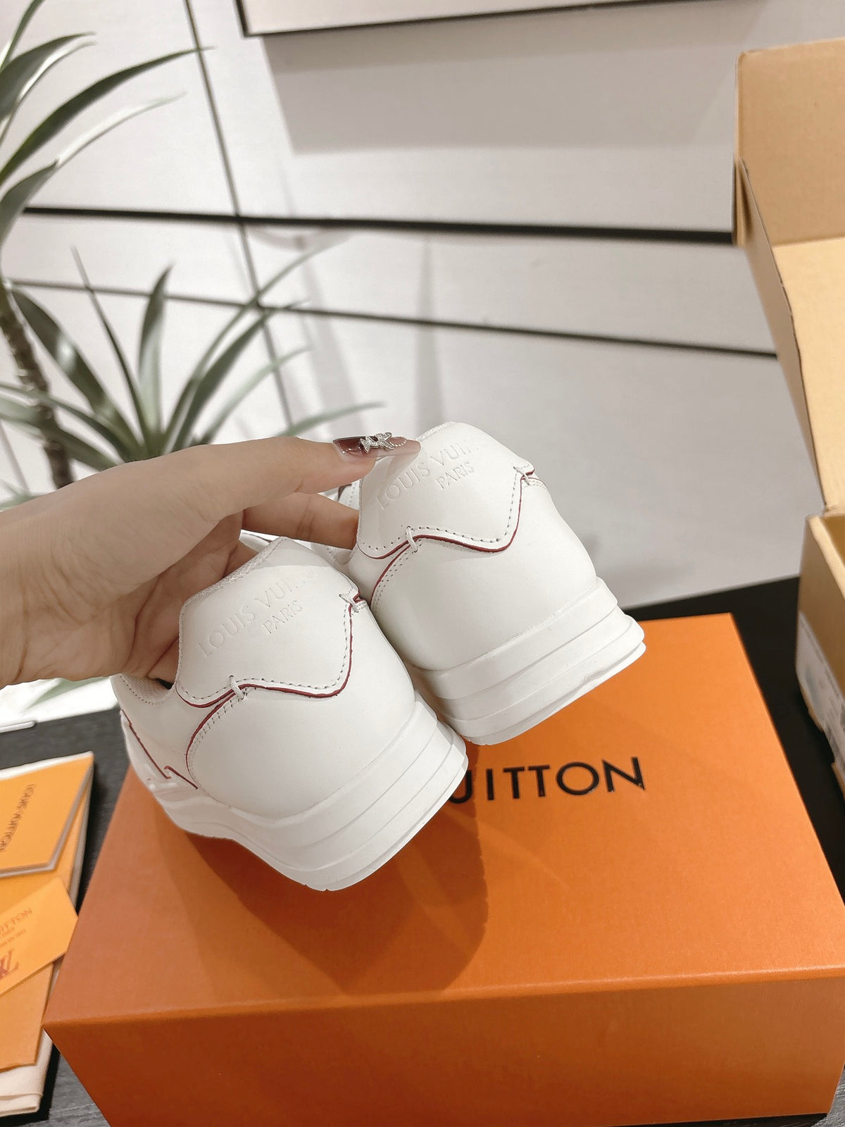 VV Sneaker 1825060605