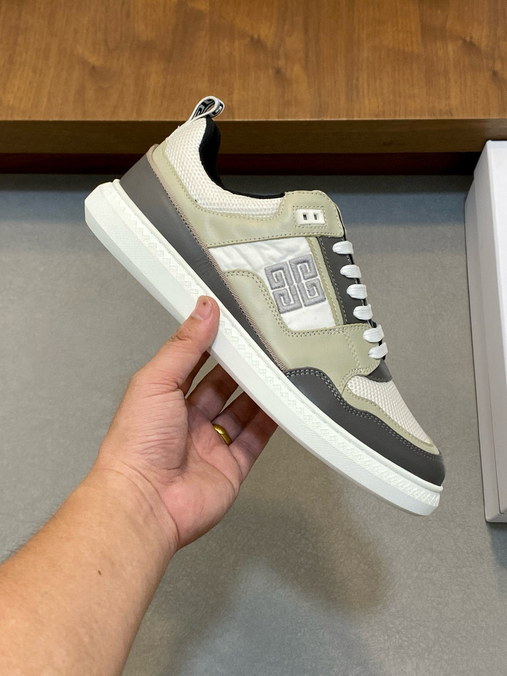 GIV sneakers 1826012801
