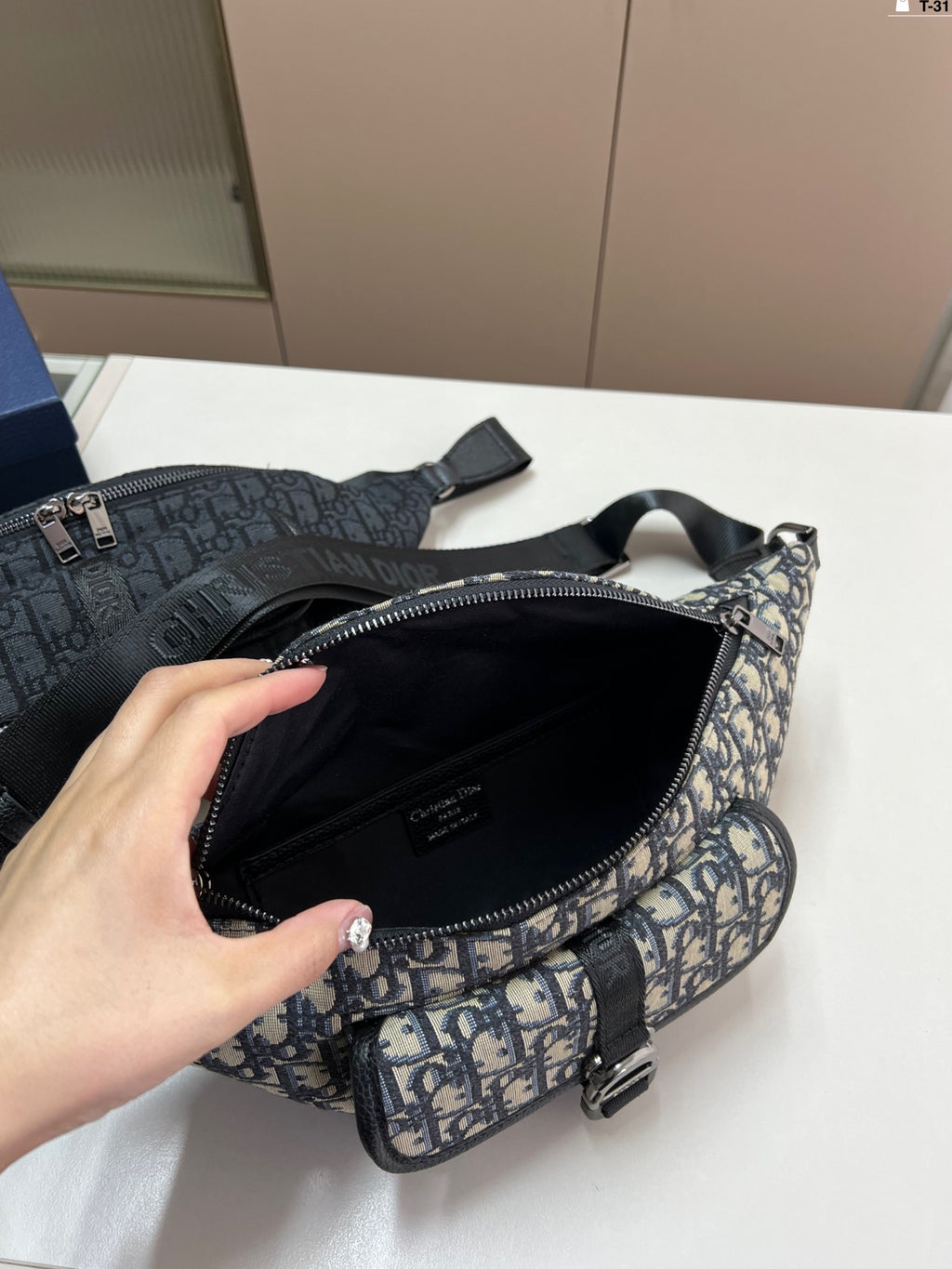 Oblique jacquard DD embroidery knitted waist bag chest bag 1825052323