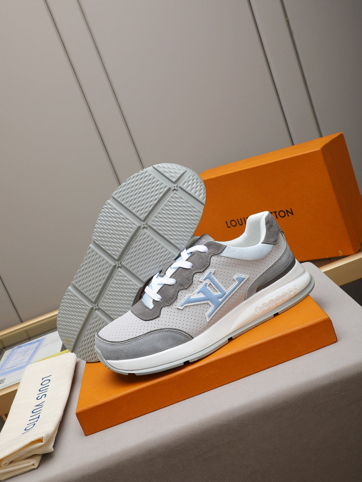 VV sneakers 1825122507