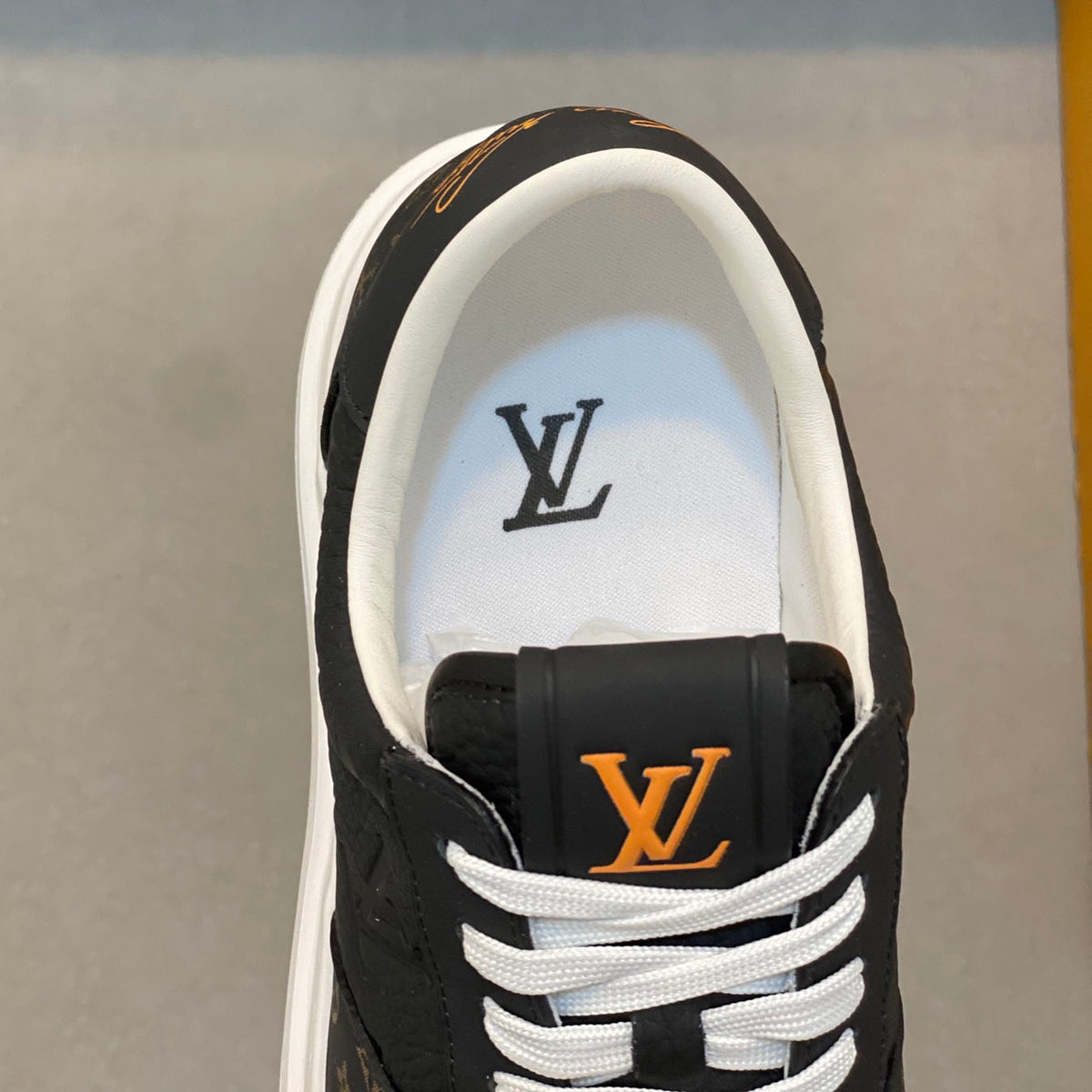VV Sneaker 1825052109