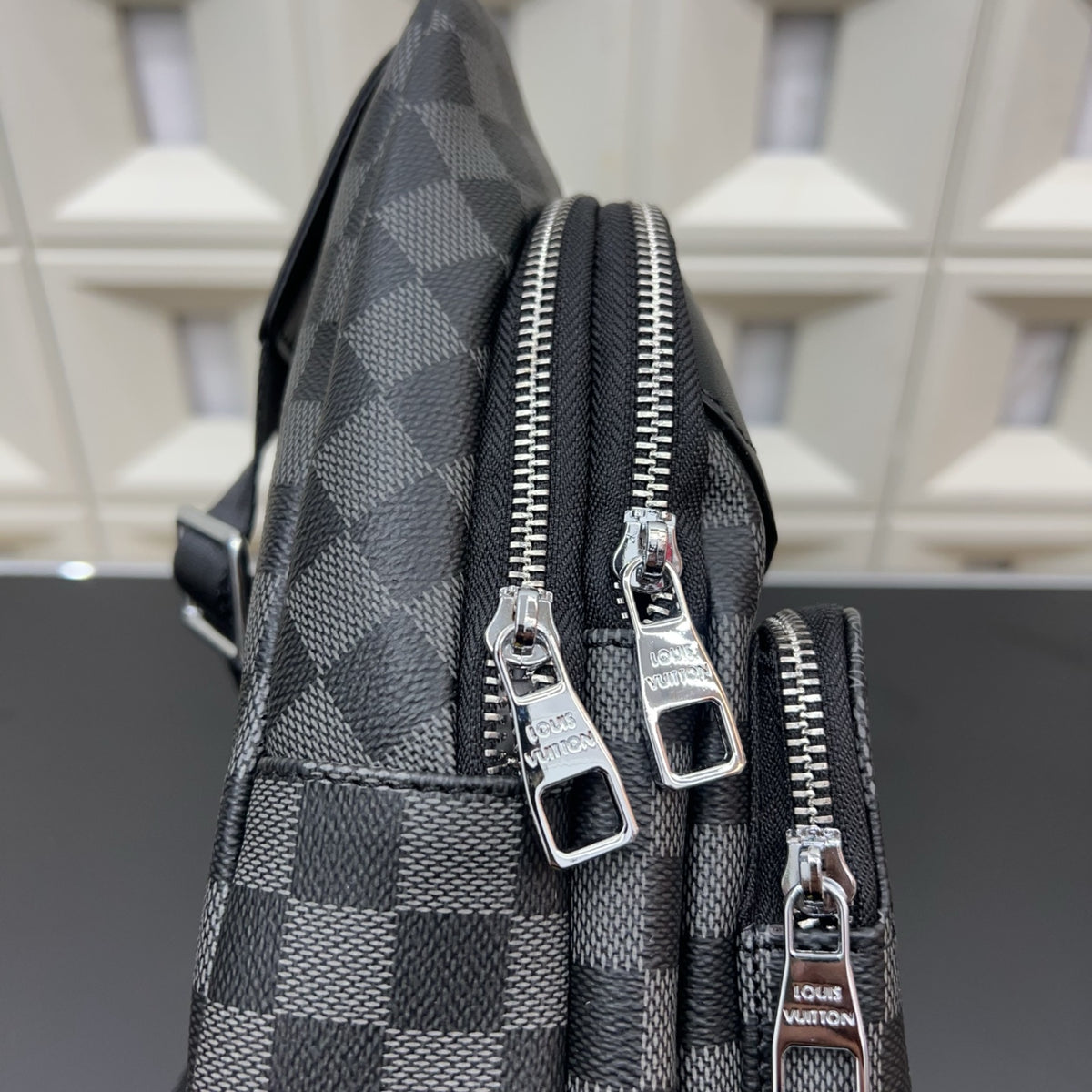 VV chest bag 1825111307