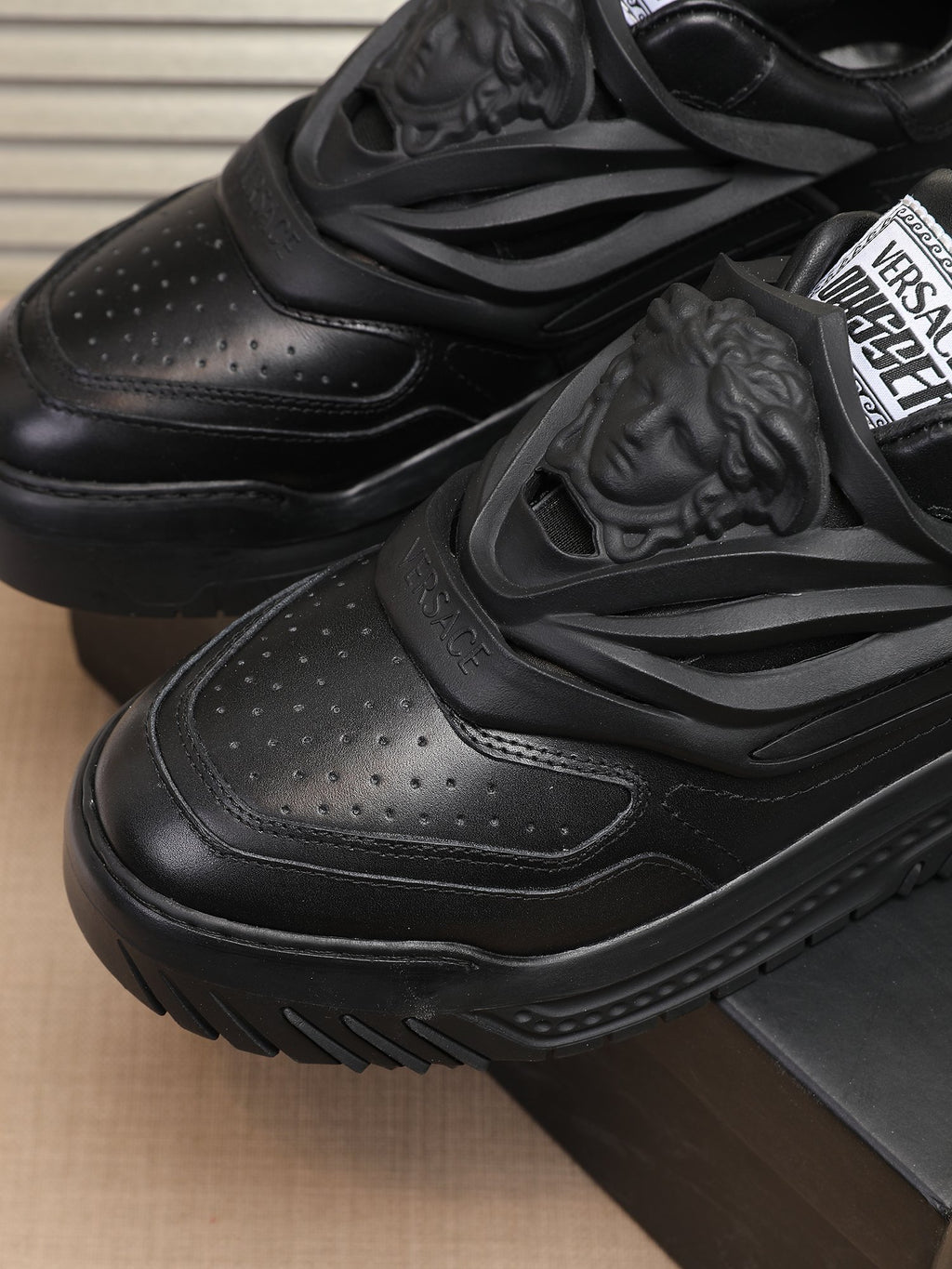 VS Sneakers 1825061911