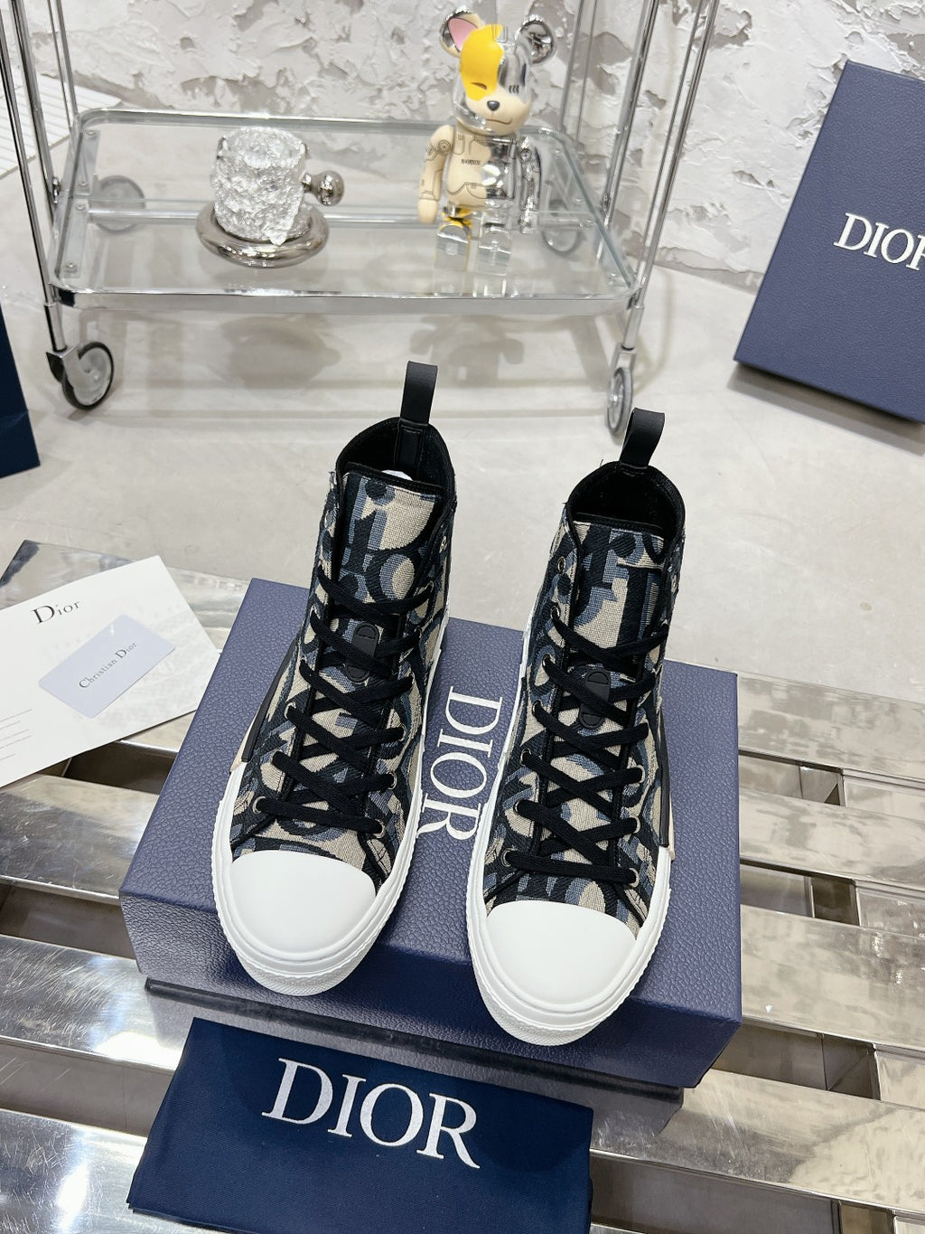 DD B23 High-Top Sneaker 1824120911
