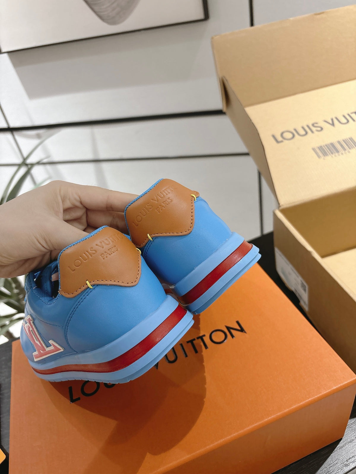 VV Sneaker 1825060605