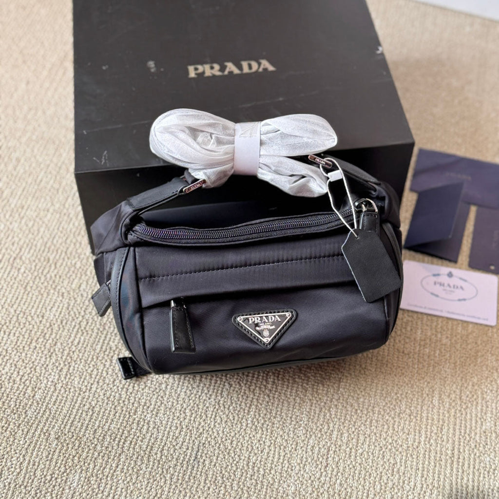 PR Nylon Messenger Bag 1825022008