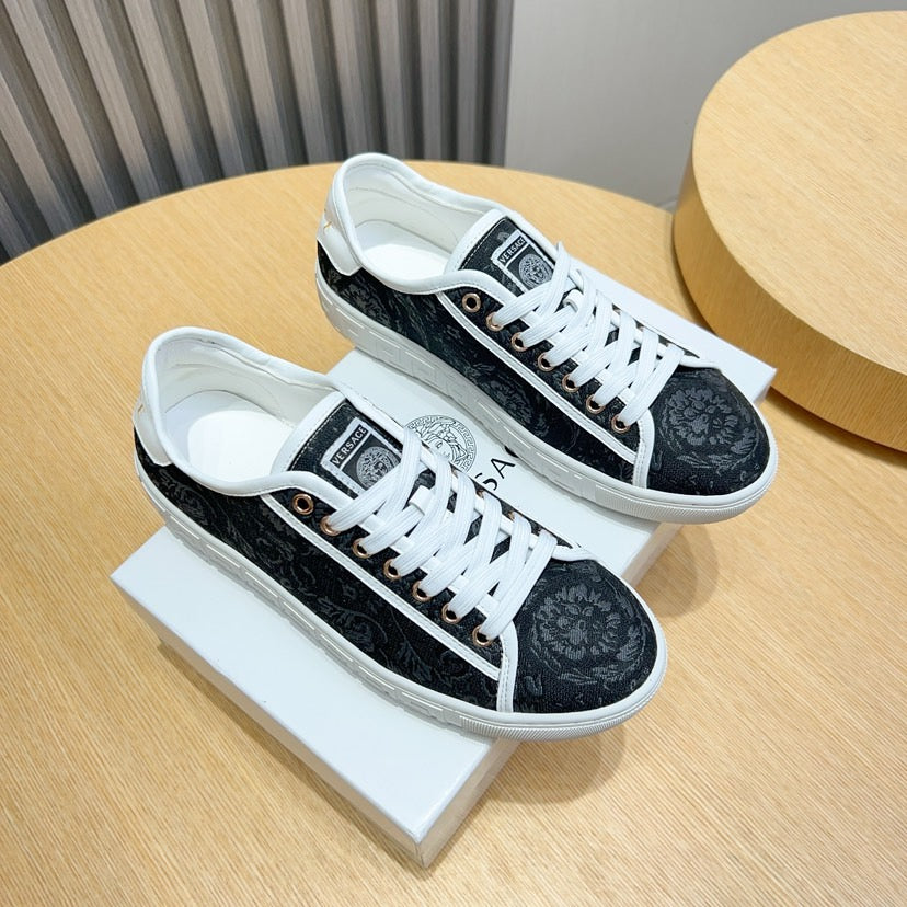 VS Barocco Greca Trainers 1825061913