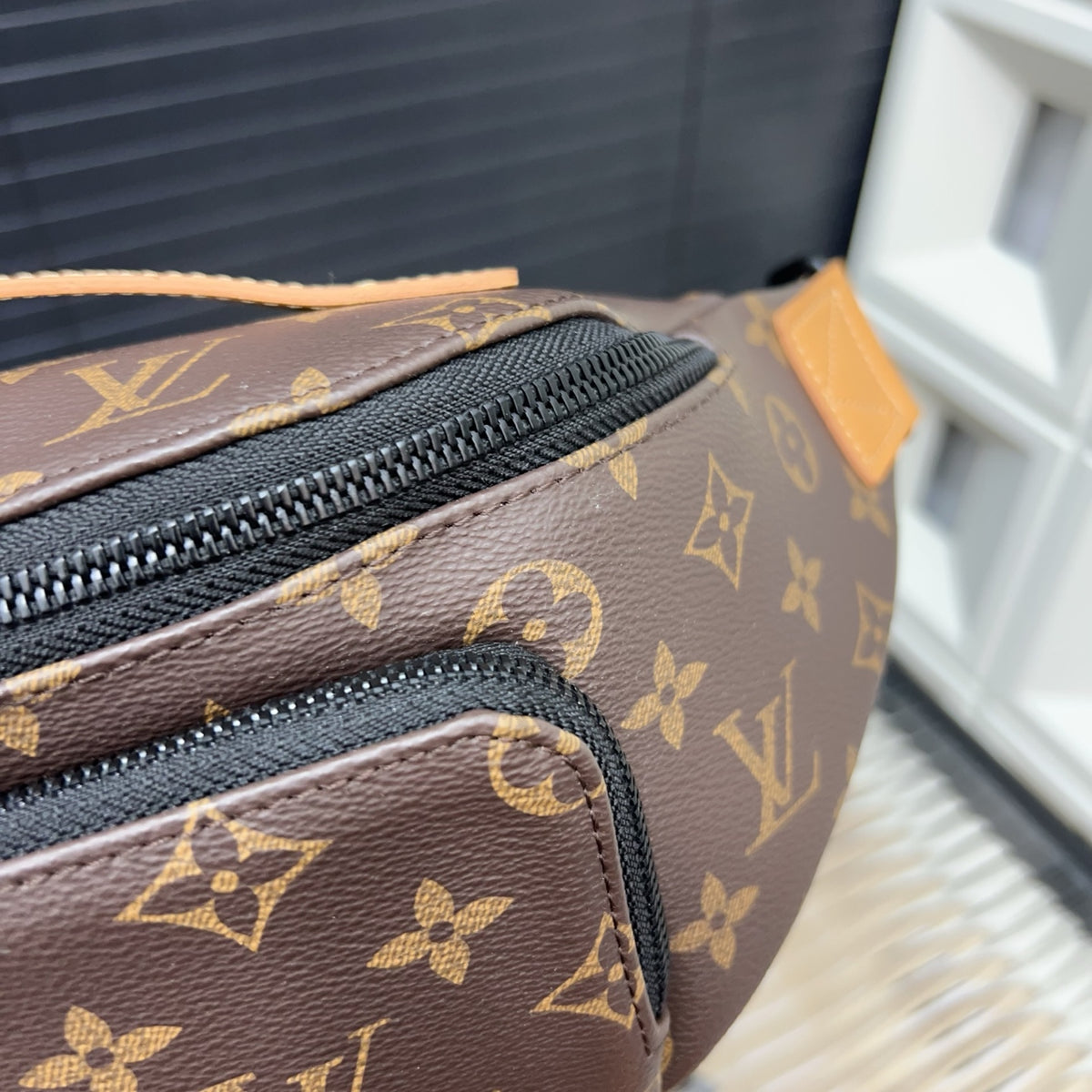 VV Bumbag Crossbody chest bag 1825052311