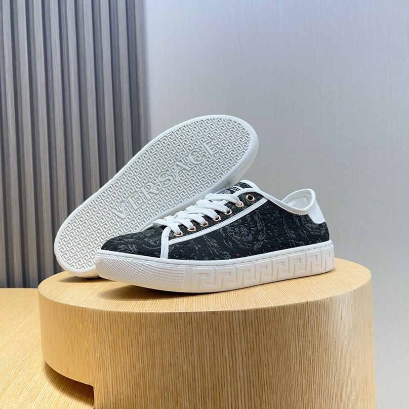 VS Barocco Greca Trainers 1825061913