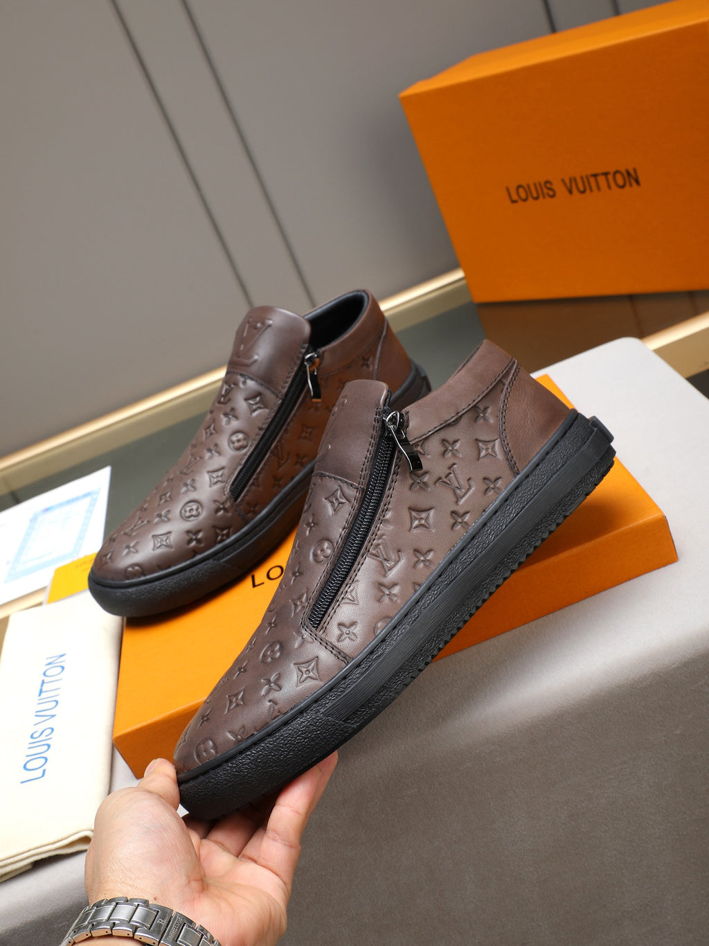 VV Zippered casual sneakers 1825122511