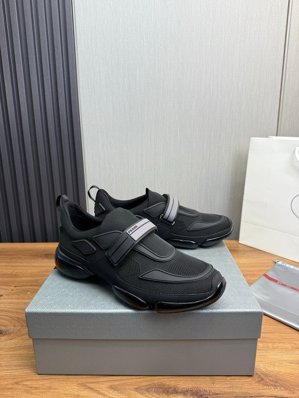 PR sneakers 1826051402