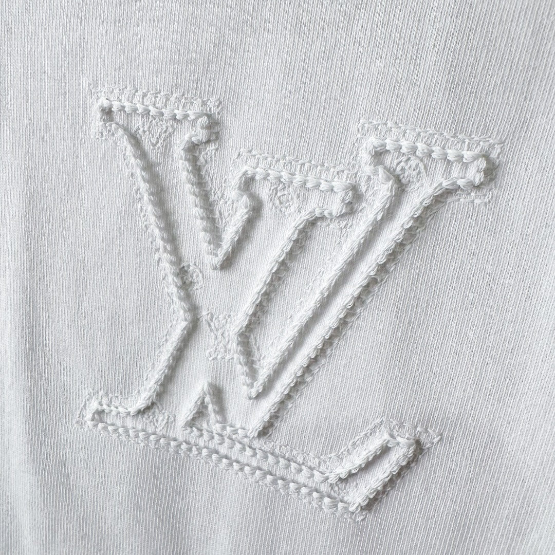 VV Embroidery letters T-shirt 1825060602