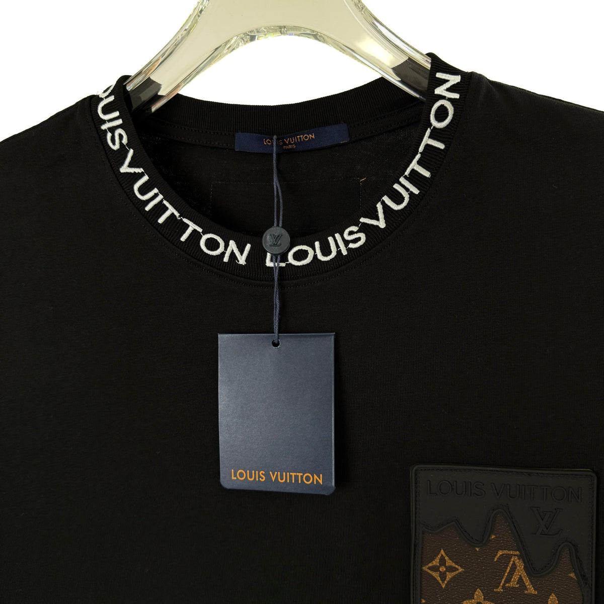 VV Embroidered leather logo T-shirt 1825042507