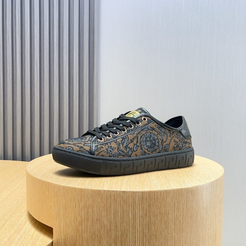 VS Barocco Greca Trainers 1825061913