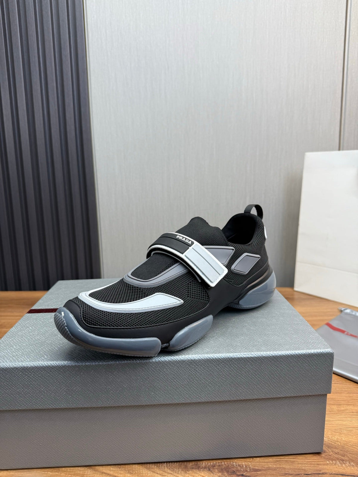PR sneakers 1826051402