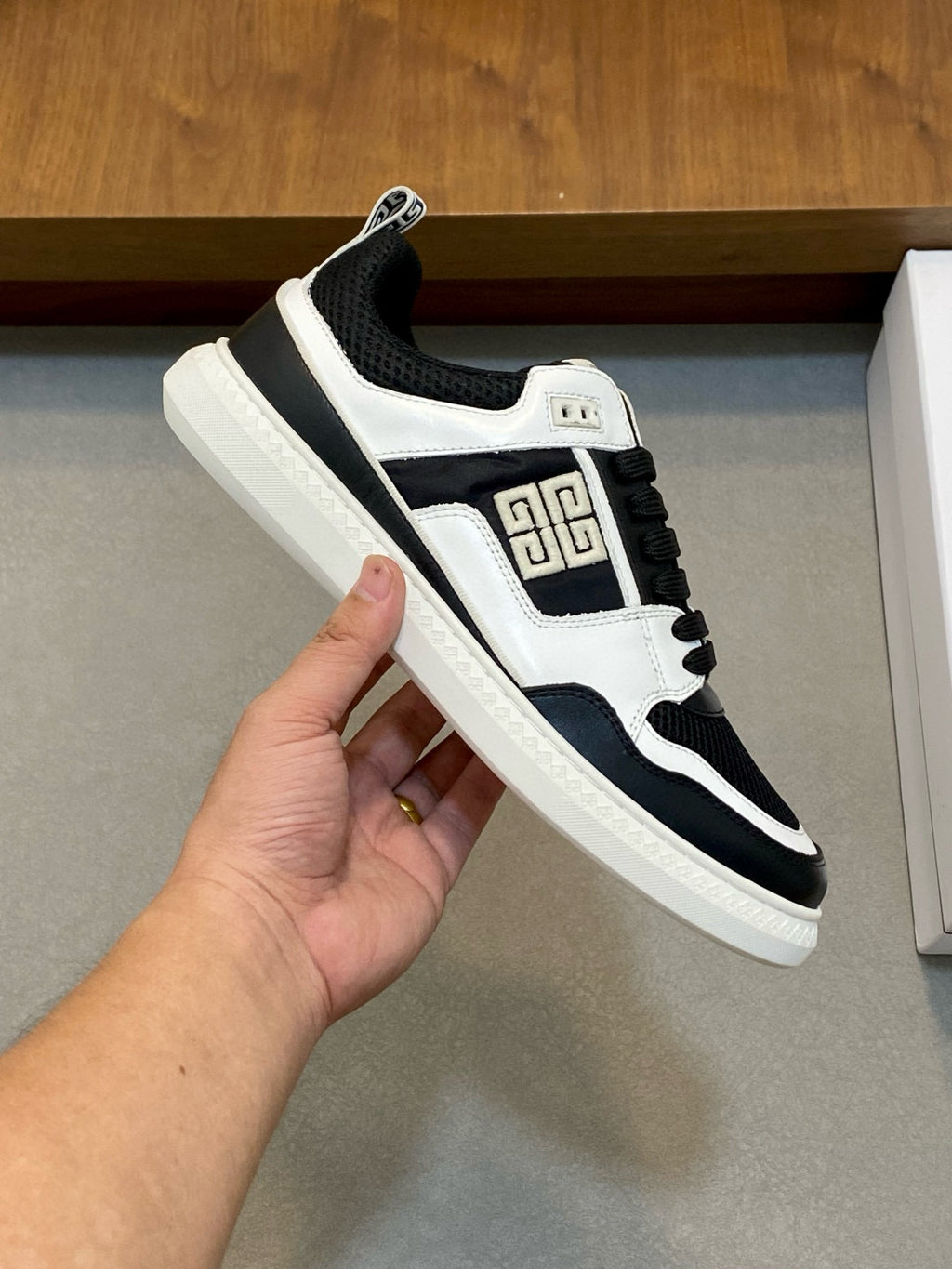 GIV sneakers 1826012801