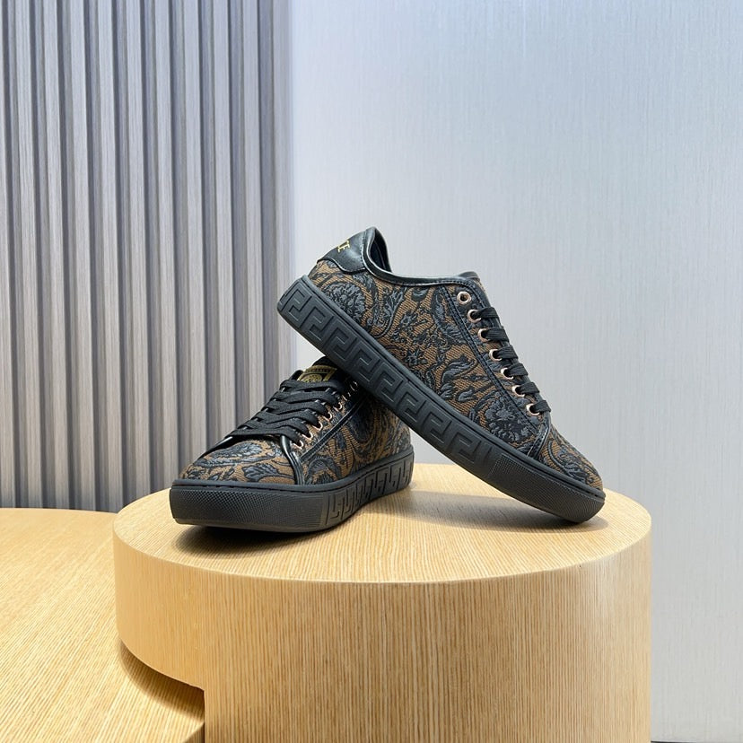 VS Barocco Greca Trainers 1825061913