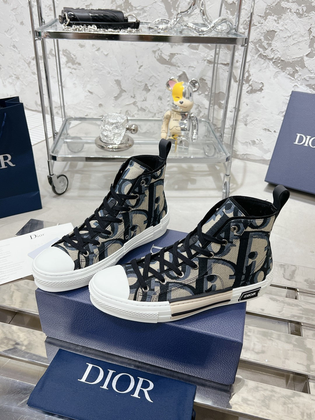 DD B23 High-Top Sneaker 1824120911