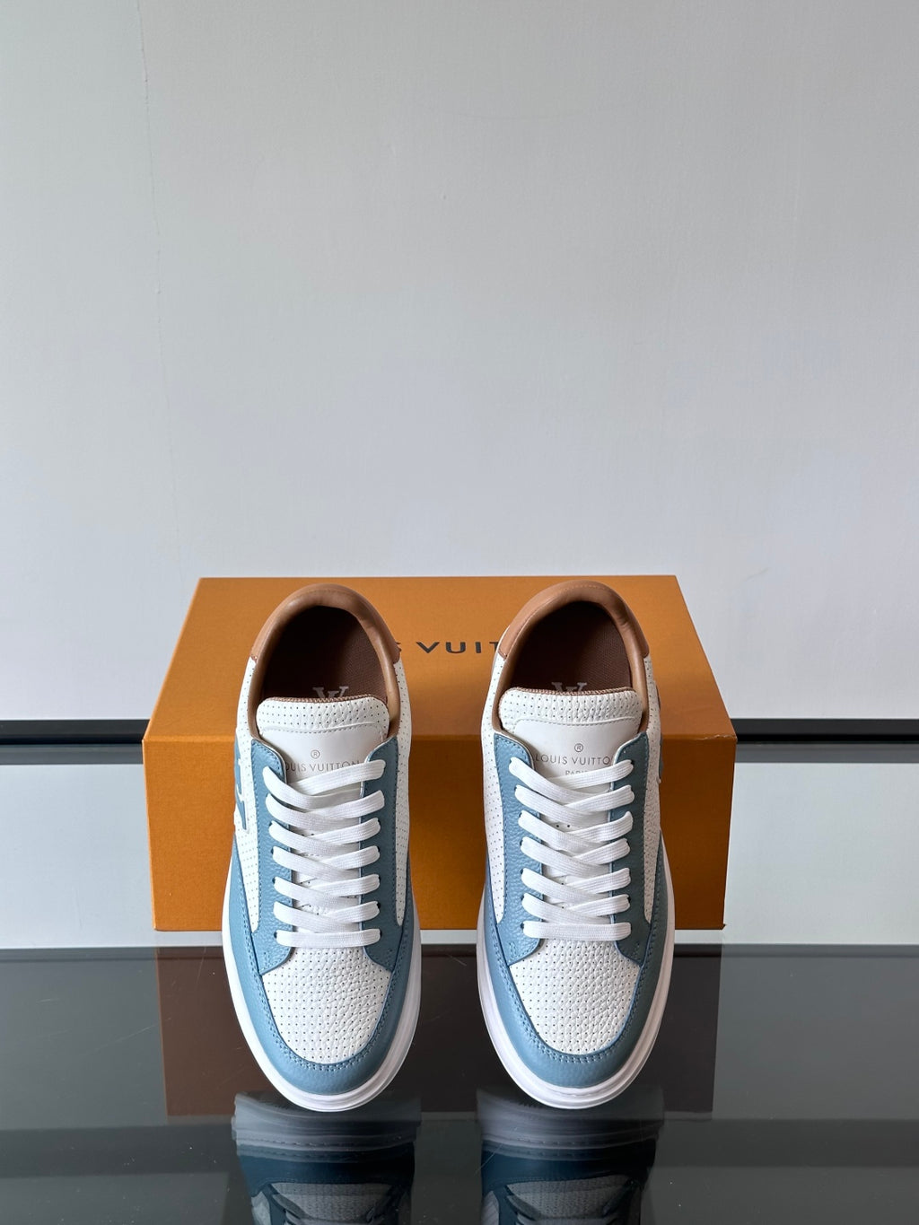 VV  Beverly Hills Breathable Sneaker 1825052107