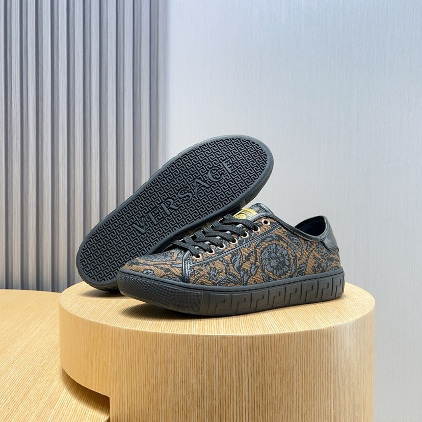 VS Barocco Greca Trainers 1825061913