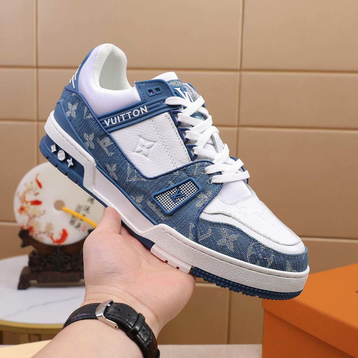 Men's Fashion Luxury Multicolor V Logo Sneakers