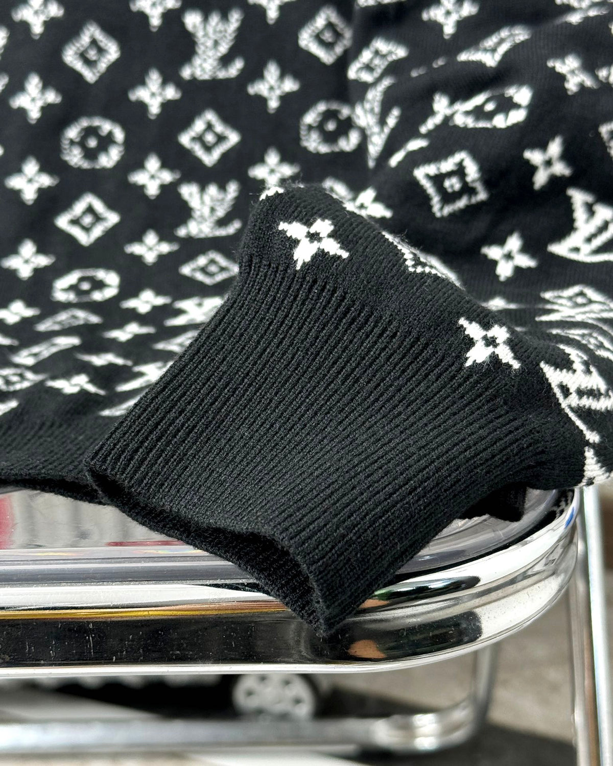 VV Gradient casHHere knitted sweater 1824102101